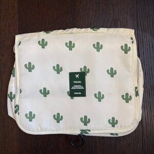 Mossio Hanging Toiletry Bag (White with Cactus Print)